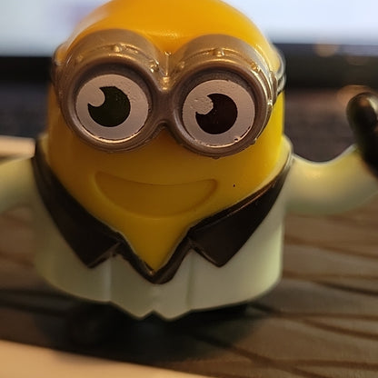 Mcdonald'S Minion From Despicable Me Movie Bob Figure Pvc 2.75" In Happy Meal To