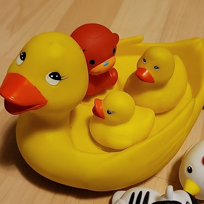 It'S Bath Time For Little Kids Baby Duck Animals Chick Elephant Flotting Toys