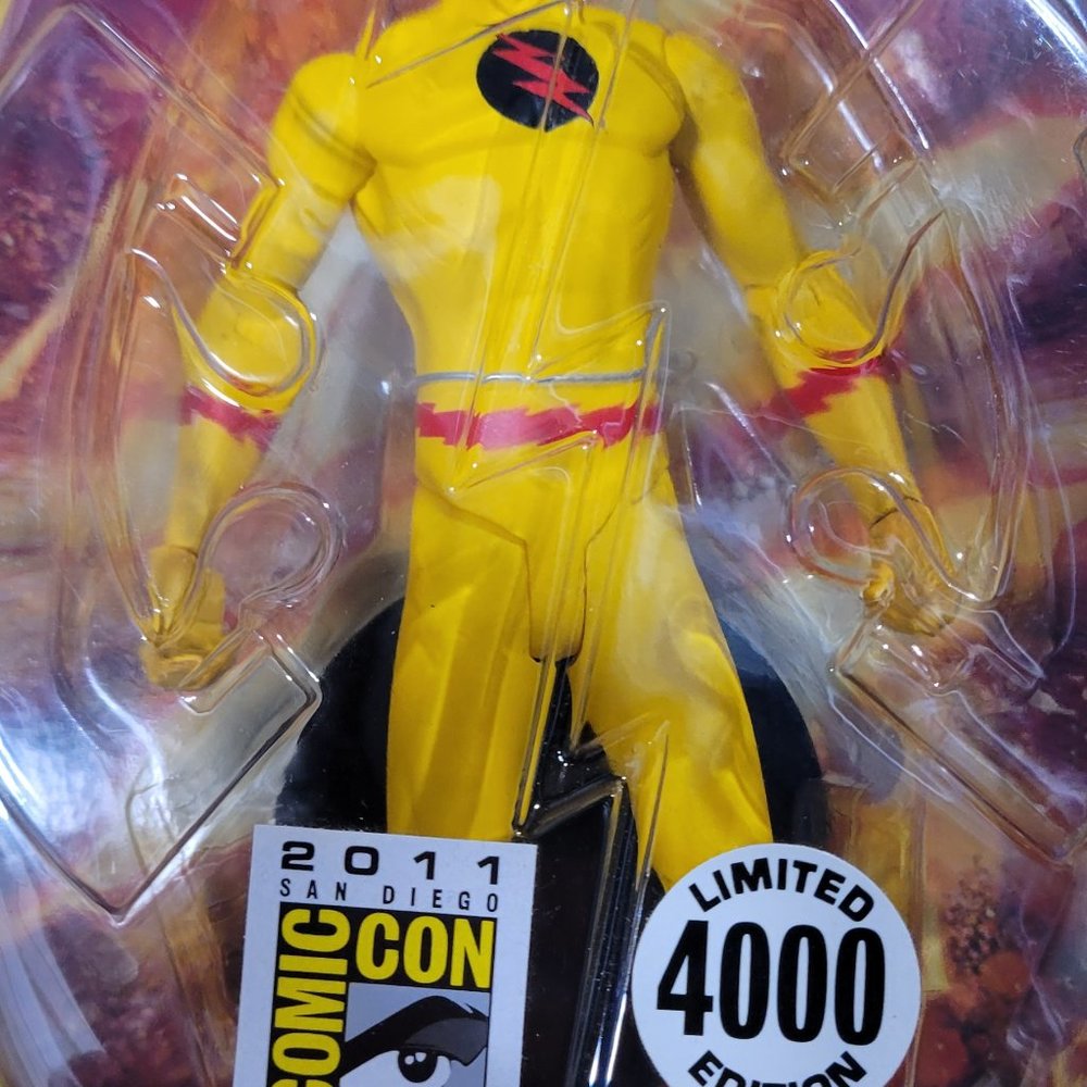 The Flash Action Figure Flashpoint Zoom Sdcc 4000 Comiccon Dc Comics Convention