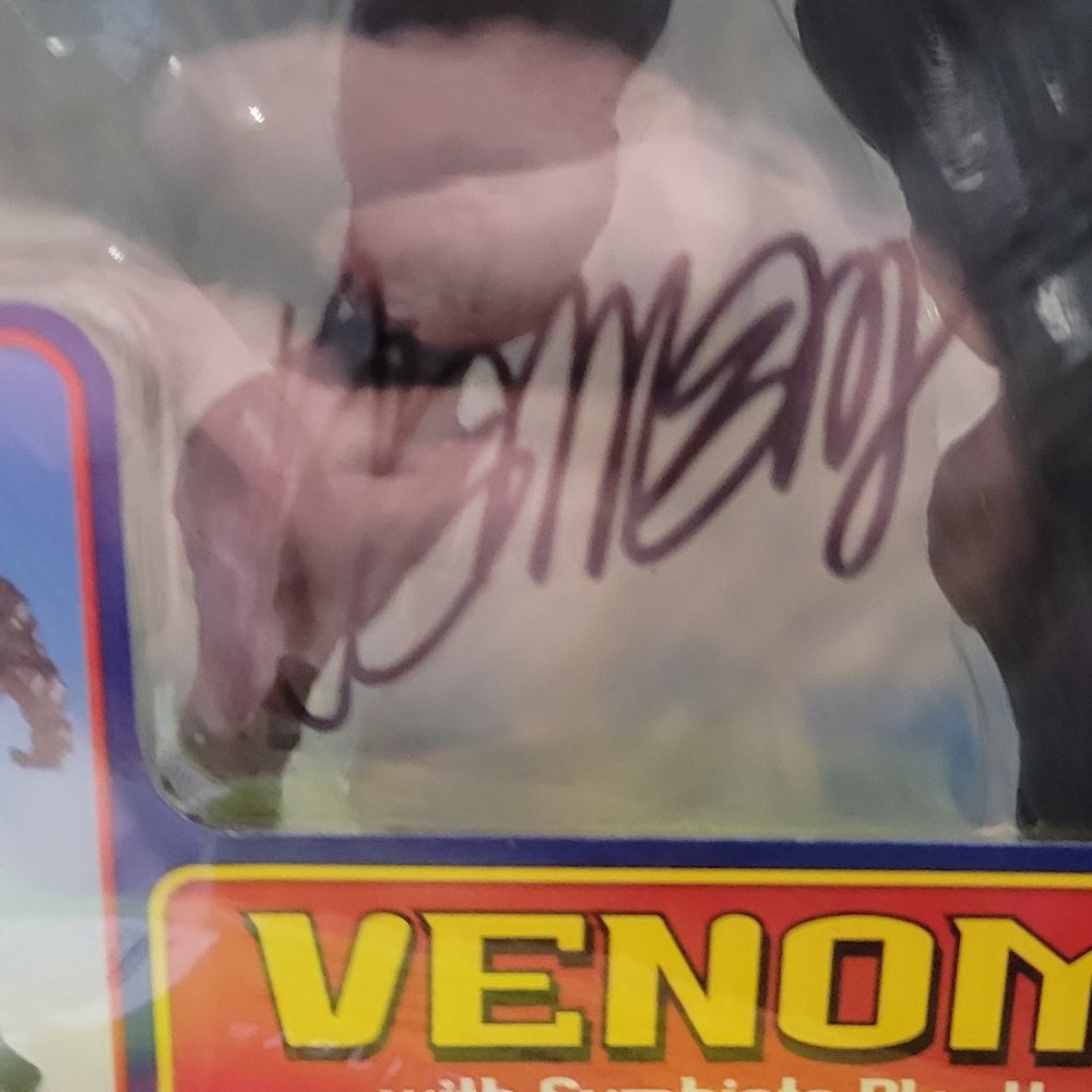 Spider-Man Venom With Symbiote Blast Action Figure 2005 Toybiz Moc Signed Rare