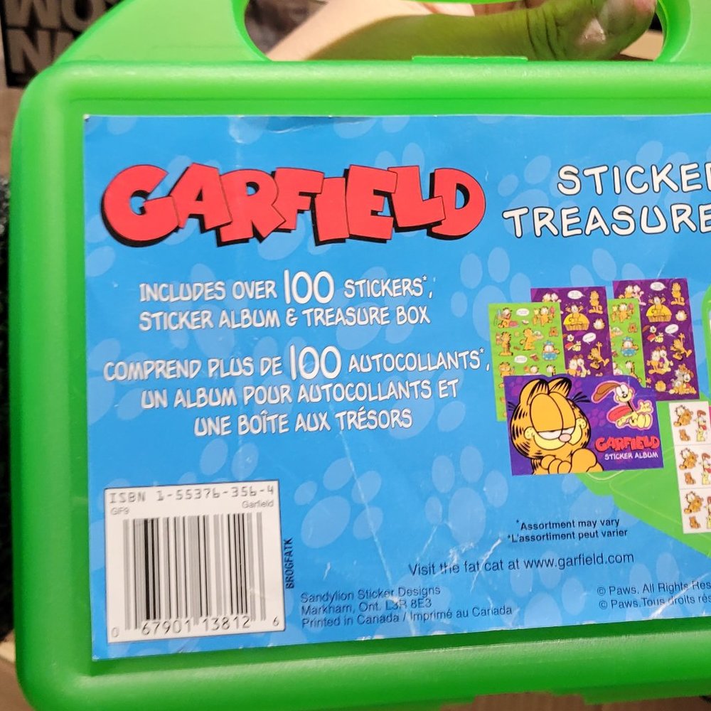 Empty Garfield Sandylion Sticker Treasure Kit Plastic Green Box Collectible