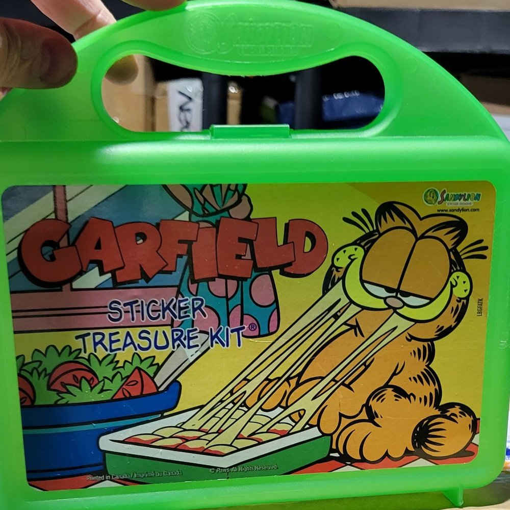 Empty Garfield Sandylion Sticker Treasure Kit Plastic Green Box Collectible