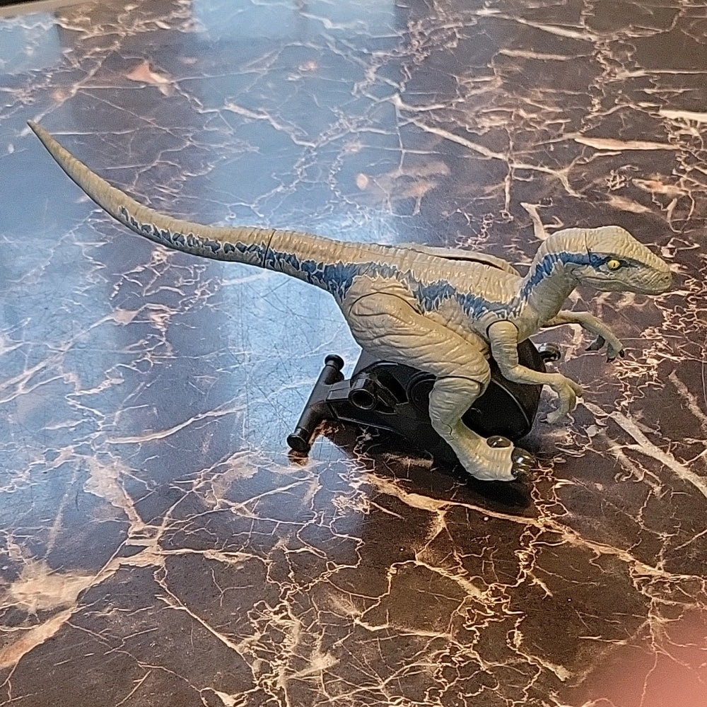 Jurassic World Fallen Kingdom Mattel Velociraptor Blue Rip-Run Dinos No Rip Cord