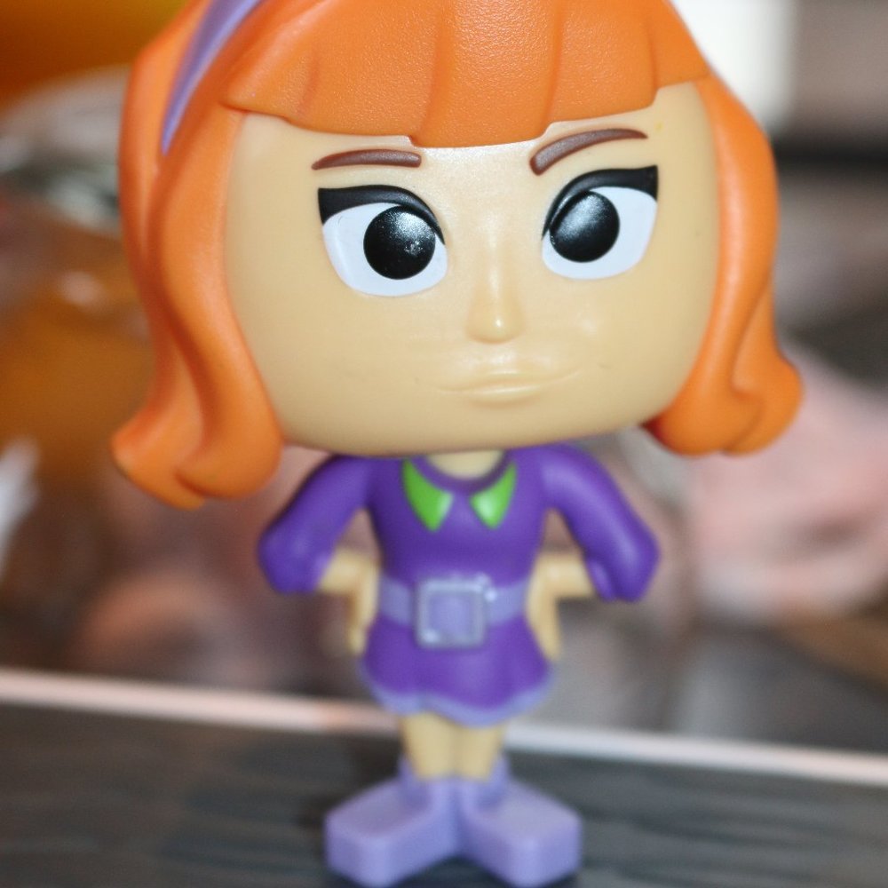 Mcdonalds/ Daphne Blake From Scooby Doo- Bobble Head Character Toy 3.5"