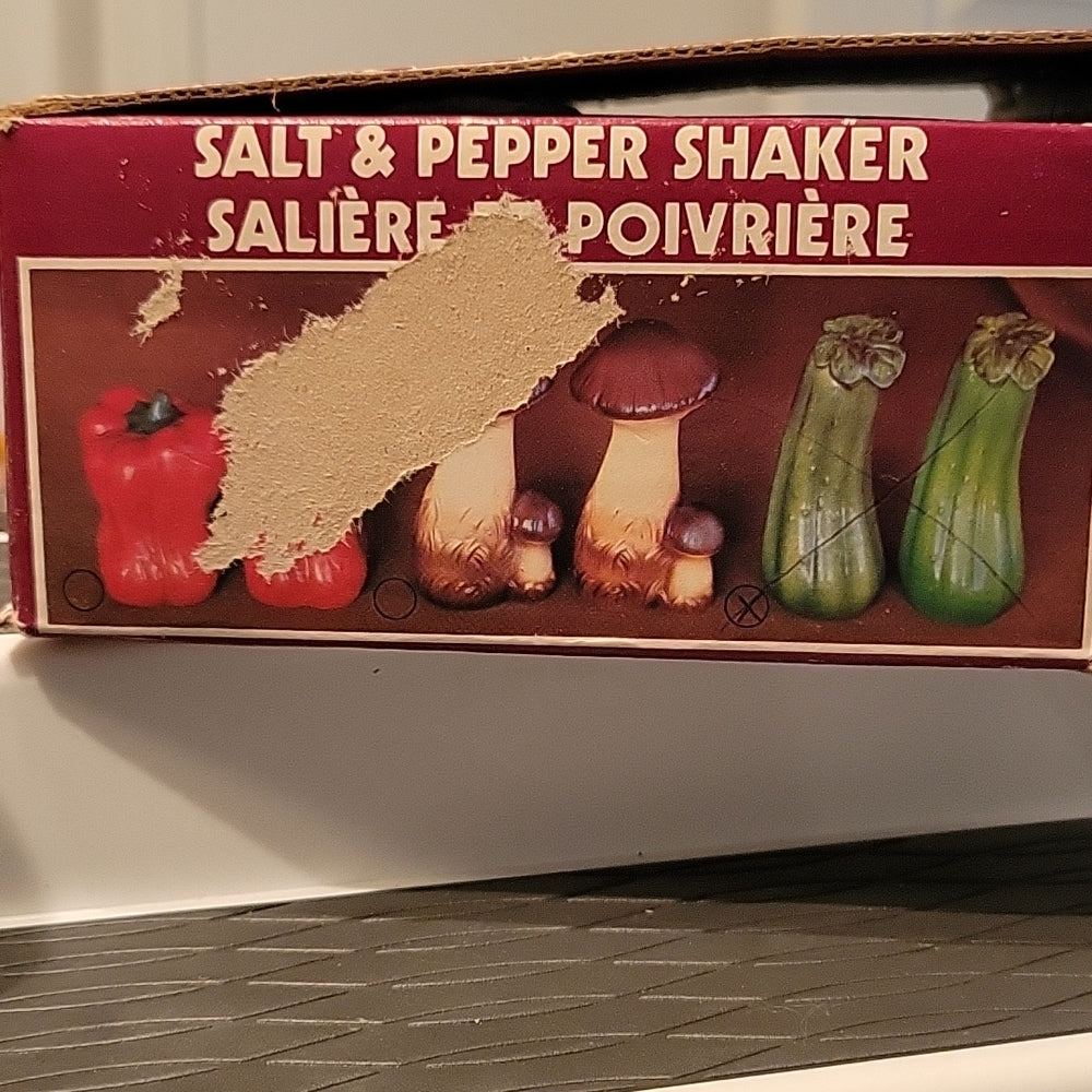 Vintage Celery Salt And Pepper Shakers Made In Japan 5Inches Tall In Box Toronto