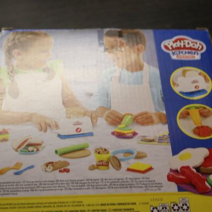 Play-Doh Kitchen Creations Toaster Creations