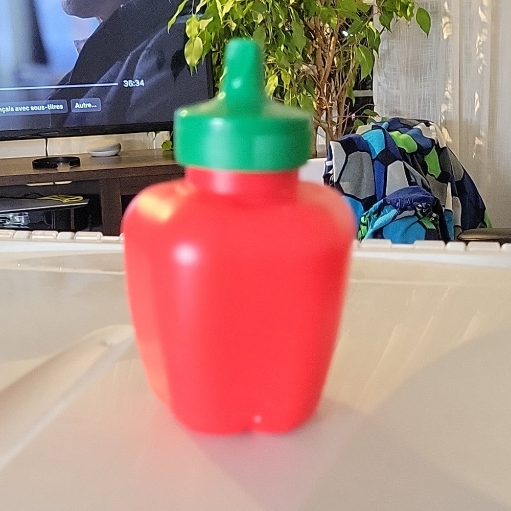 Apple Sipper 8Oz Blow Mold Plastic Tomato Vegetable Juice Bottle Vintage