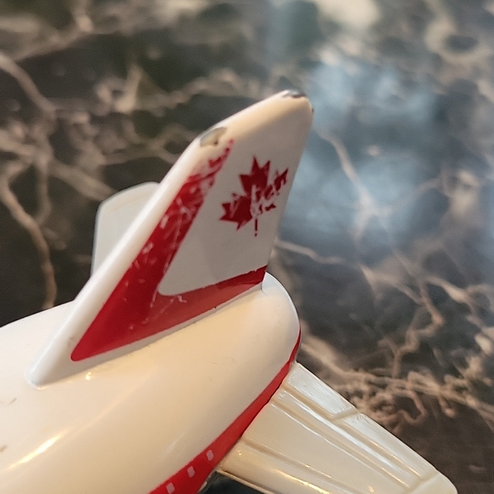 Air Canada Jumbo Jet Airliner Pull Back Plane Toy Airplane
