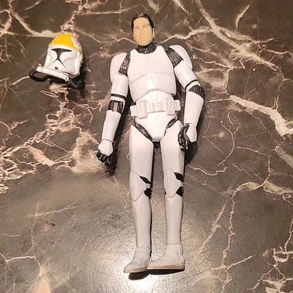 Star Wars Clone Trooper Pilot 3.75"  Figure 2011 Black Series Removing Helmet