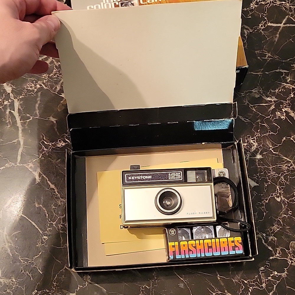 Instant Loading Color Camera Outfit Keystone 125 In Box W/ 3 Flash