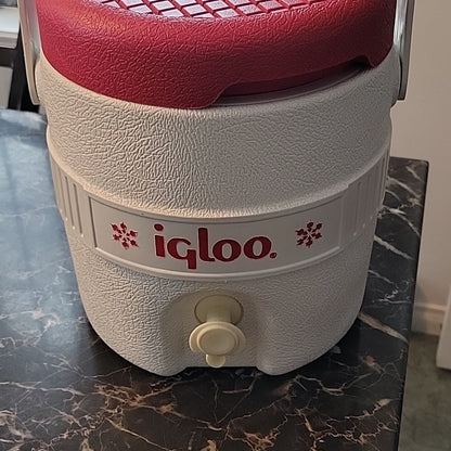 Vintage Igloo 1 Gallon Water Drink Cooler Jug Red W/ Handle & Spout